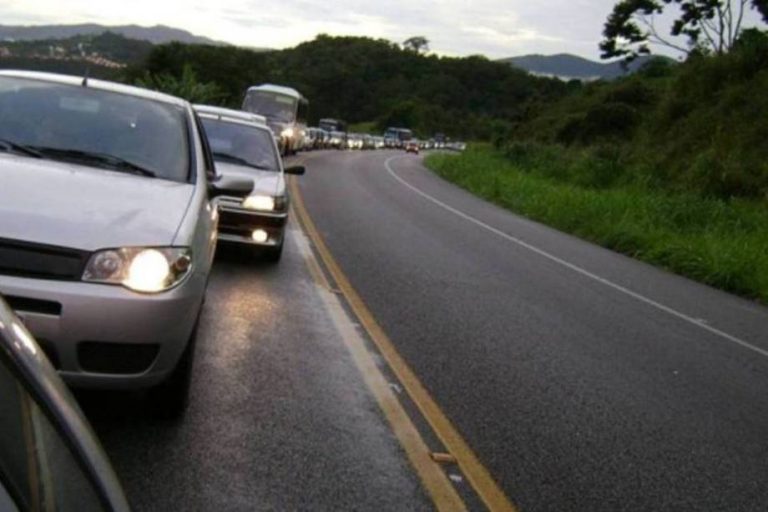Estradas de Minas registram 21 mortos no feriado, segundo PM