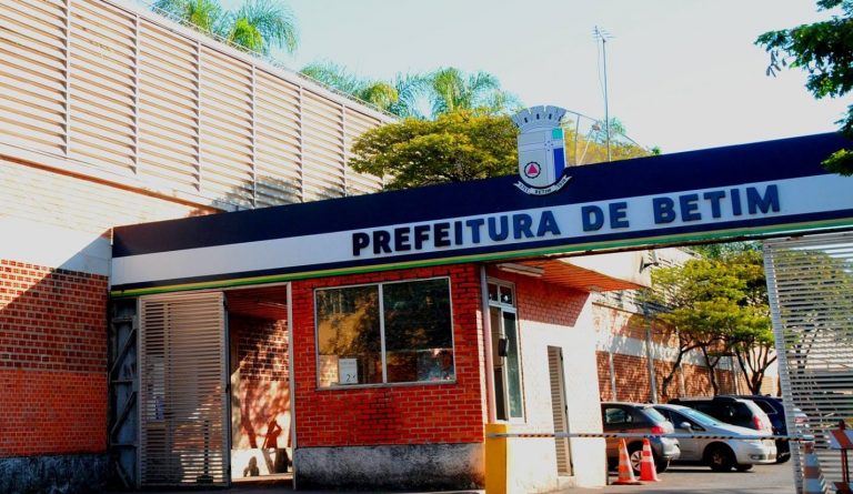 Betim anuncia cortes de gastos para garantir serviços essenciais e pagamento de salários