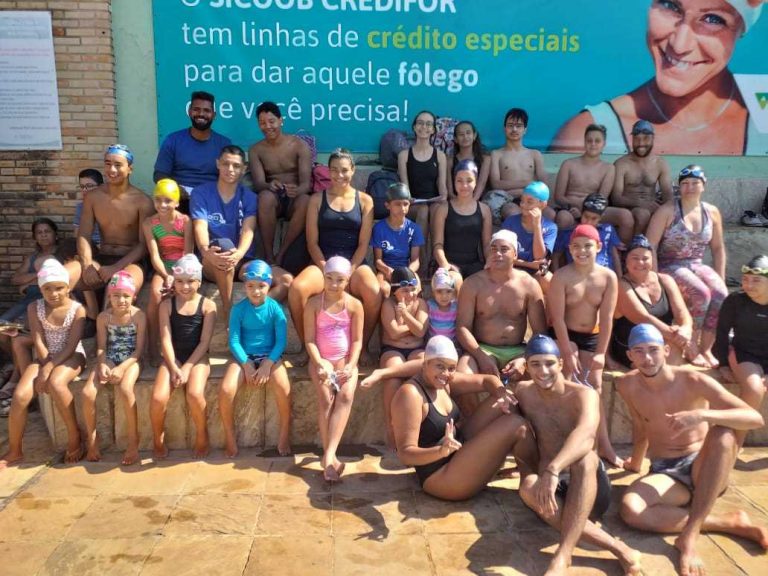Atletas de Igarapé conquistam 41 medalhas em competição de natação em Betim