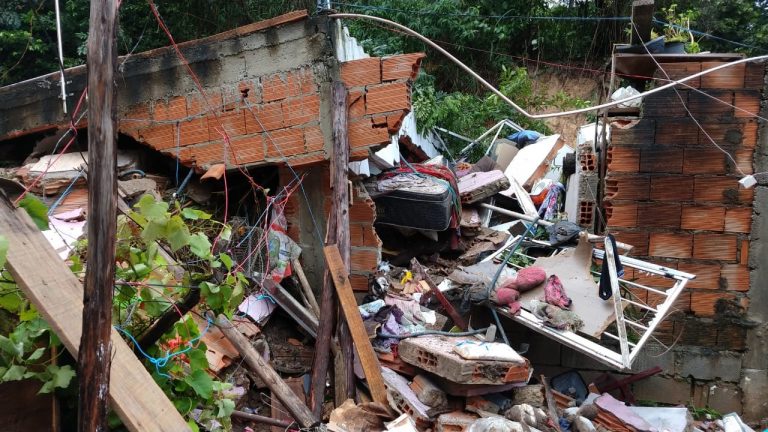 Chuva deixa seis mortos em Betim