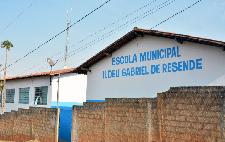 Escolas de São Joaquim de Bicas recebem revitalizações, limpeza e novas mobílias