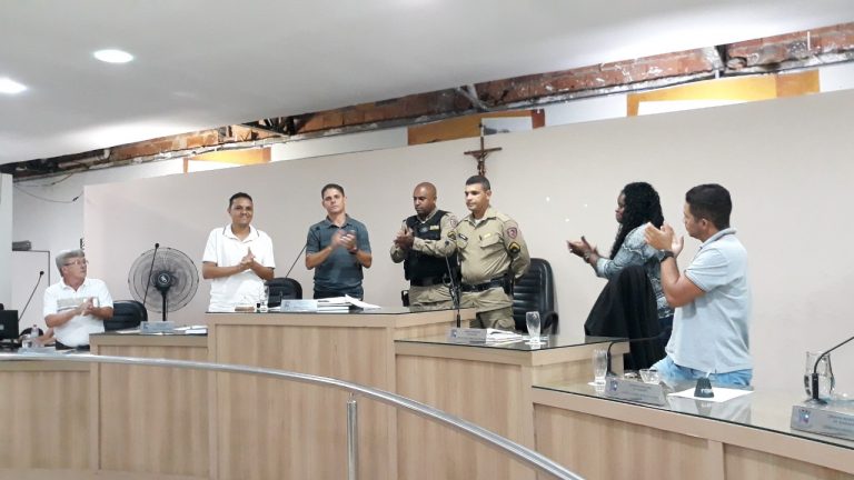 Policiais que trabalharam no caso de PMs torturados em Igarapé recebem homenagem