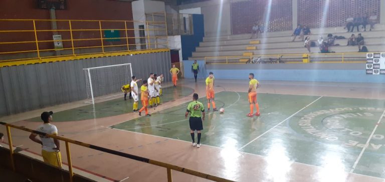 Muitos gols e partidas bem disputadas na Copa Clube dos 13 de Futsal