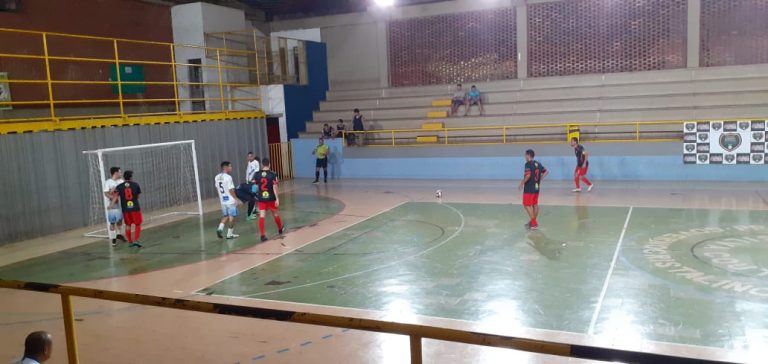 Copa Clube dos 13 de Futsal teve incio na noite de segunda-feira (10)