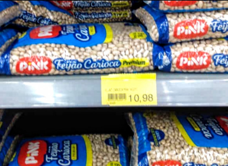Aumento repentino e injustificável nos preços de alimentos que são básicos preocupa moradores.