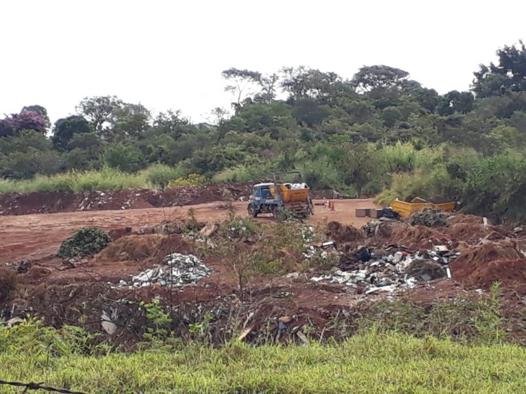 Mesmo sendo um espaço para descarte, alguns depósitos são considerados ilegais.