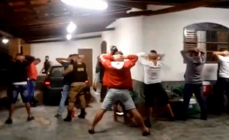 Em Betim, festa em sítio reúne 100 pessoas; organizadores foram presos