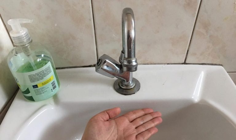 A previsão é que a normalização do abastecimento ocorra, gradativamente, no decorrer da tarde do mesmo dia (3).