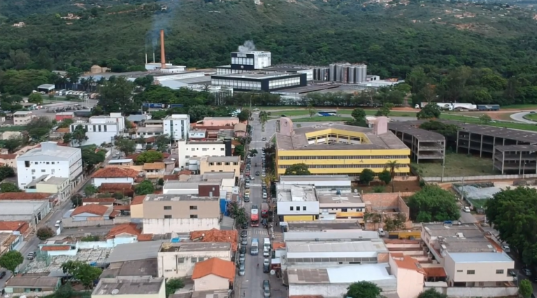Após aumento de casos de Covid-19, Juatuba fecha parte do comércio
