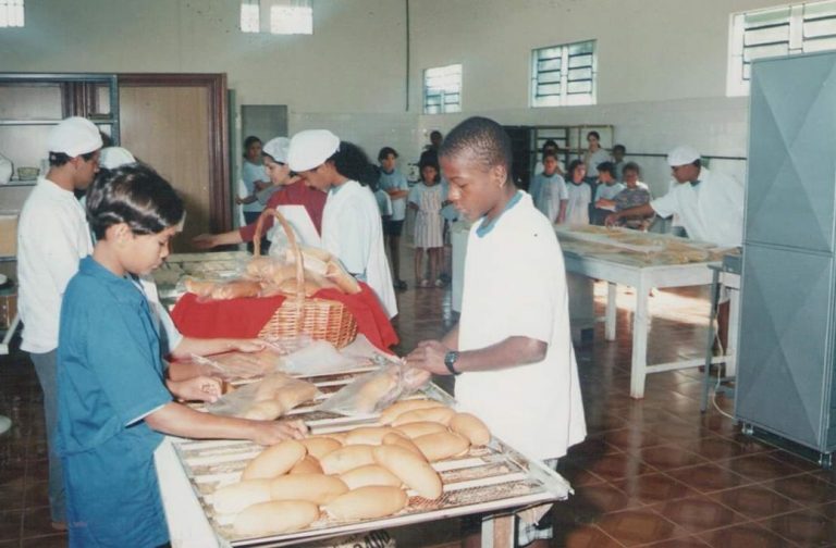 Dia do Padeiro: conheça a história do igarapeense que exerce seus dotes culinários em Portugal