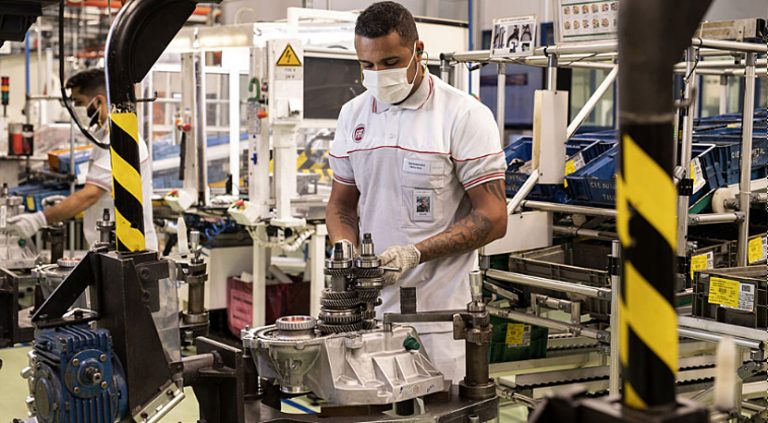 Stellantis abre 1.200 vagas de emprego em Betim