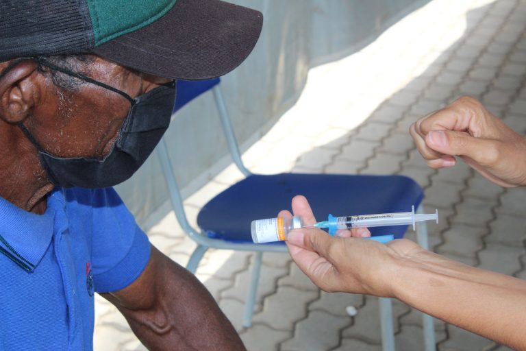 São Joaquim de Bicas inicia vacinação de idosos de 65 anos nesta quarta-feira, 21