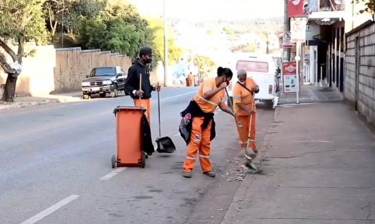 Igarapé vacina profissionais da limpeza nesta quarta, 23