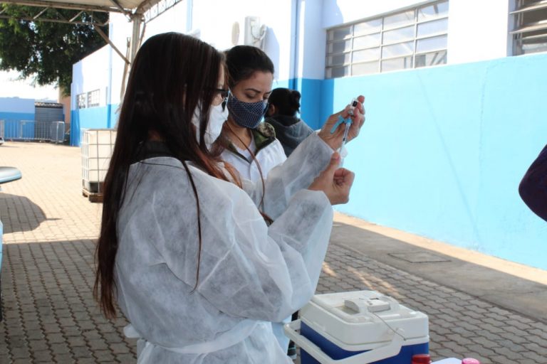 São Joaquim de Bicas faz chamado para segunda dose da Astrazeneca; veja quem deve tomar