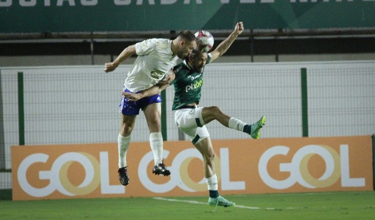 Em jogo pouco criativo, Cruzeiro apenas empata com o Goiás
