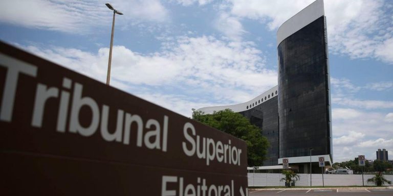 TSE proíbe porte de arma nos locais de votação durante eleições