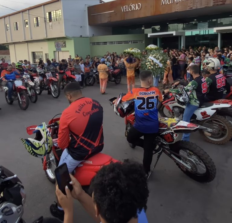 Enterro de motociclista de Igarapé é marcado por comoção e homenagem