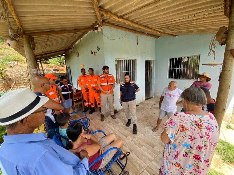 Defesa Civil e Corpo de Bombeiros realizam ação de prevenção à enchentes em São Joaquim de Bicas