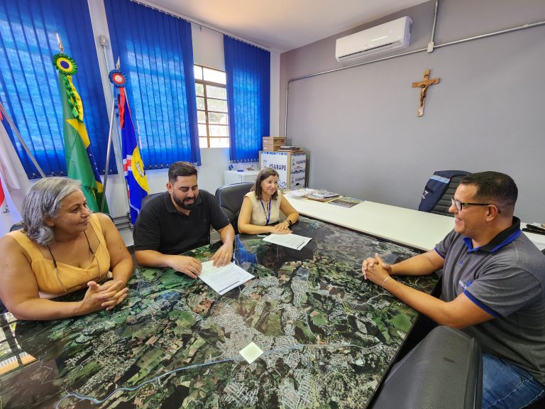 Prefeitura Igarapé retoma construção da EMEI Maria Cândida no bairro Novo Horizonte