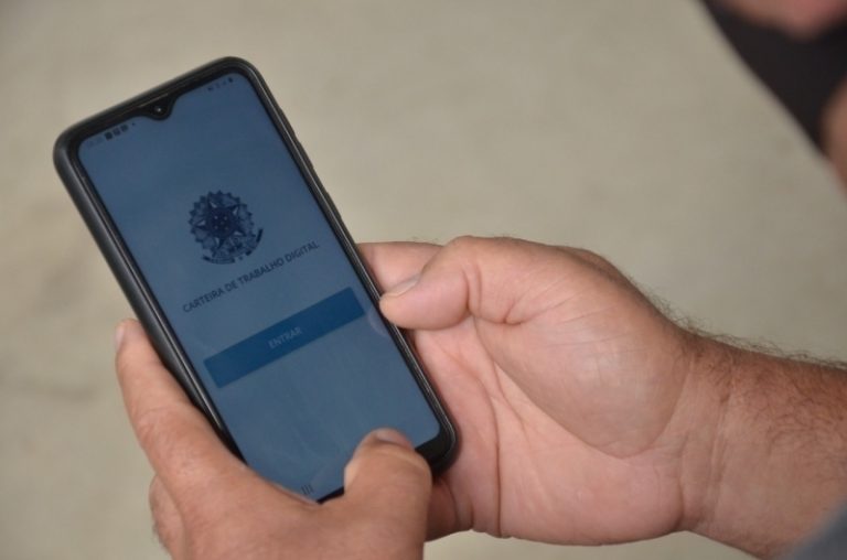 Transportadora de Betim abre vagas de emprego para motoristas