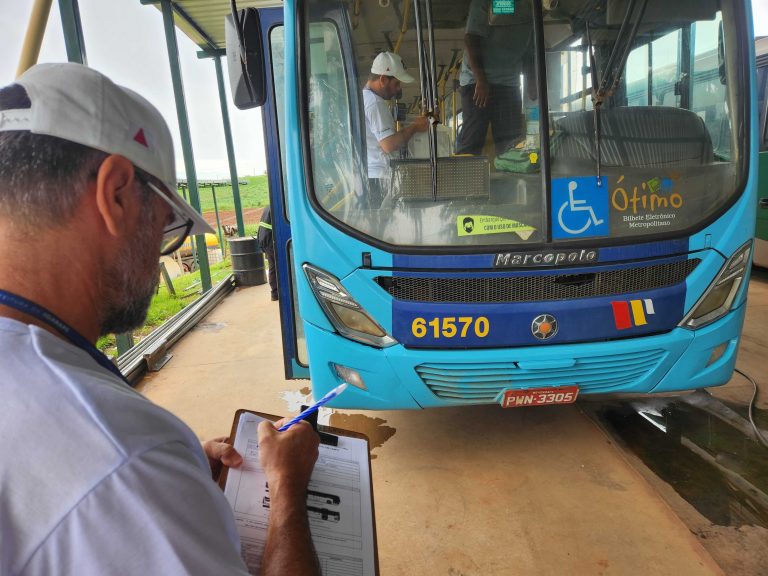 Prefeitura de Igarapé realiza fiscalização em ônibus coletivos