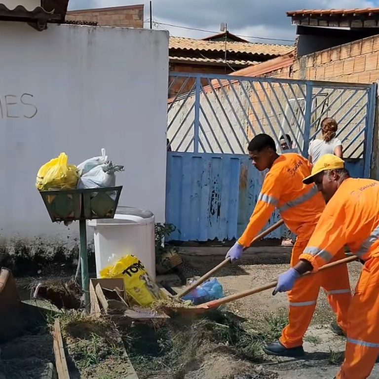 Bairros de Igarapé recebem mutirão de limpeza contra a dengue