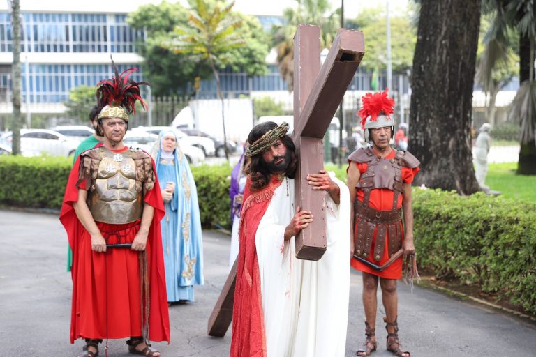 Paixão de Cristo será encenada pela primeira vez em percurso da Praça da Liberdade até a Igreja da Boa Viagem