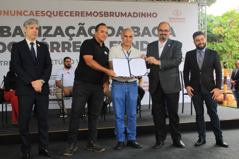Com presença do vice-governador, Igarapé oficializa início das obras do Córrego Fundo