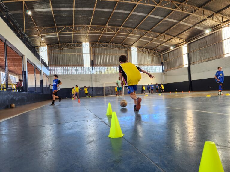 Projetos esportivos gratuitos oferecem modalidades para todas as idades em Igarapé