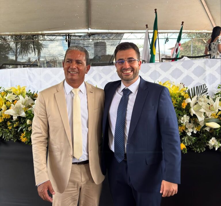 Matheus Resende toma posse como prefeito de São Joaquim de Bicas