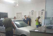 Com falha no freio, carro invade recepção da UPA de São Joaquim de Bicas
