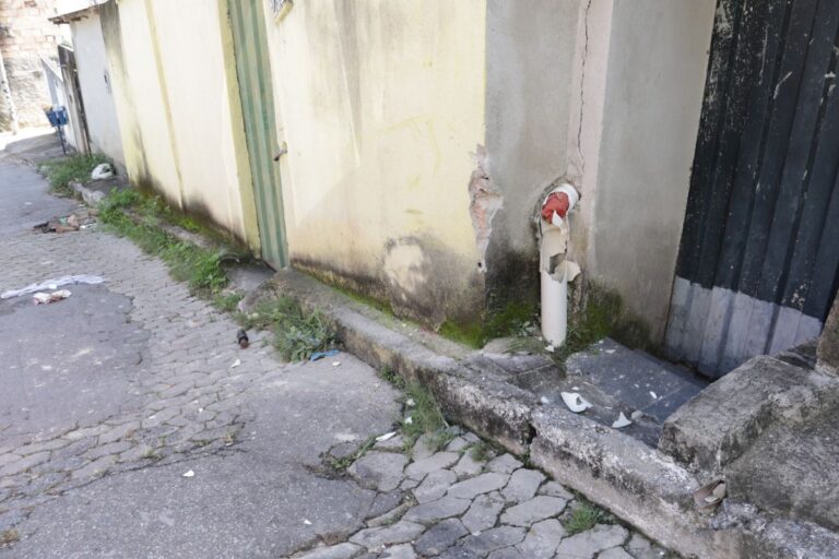 Adolescente morre após bater bicicleta motorizada em muro em Betim